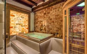 Borgo 13 Suite & Private Spa